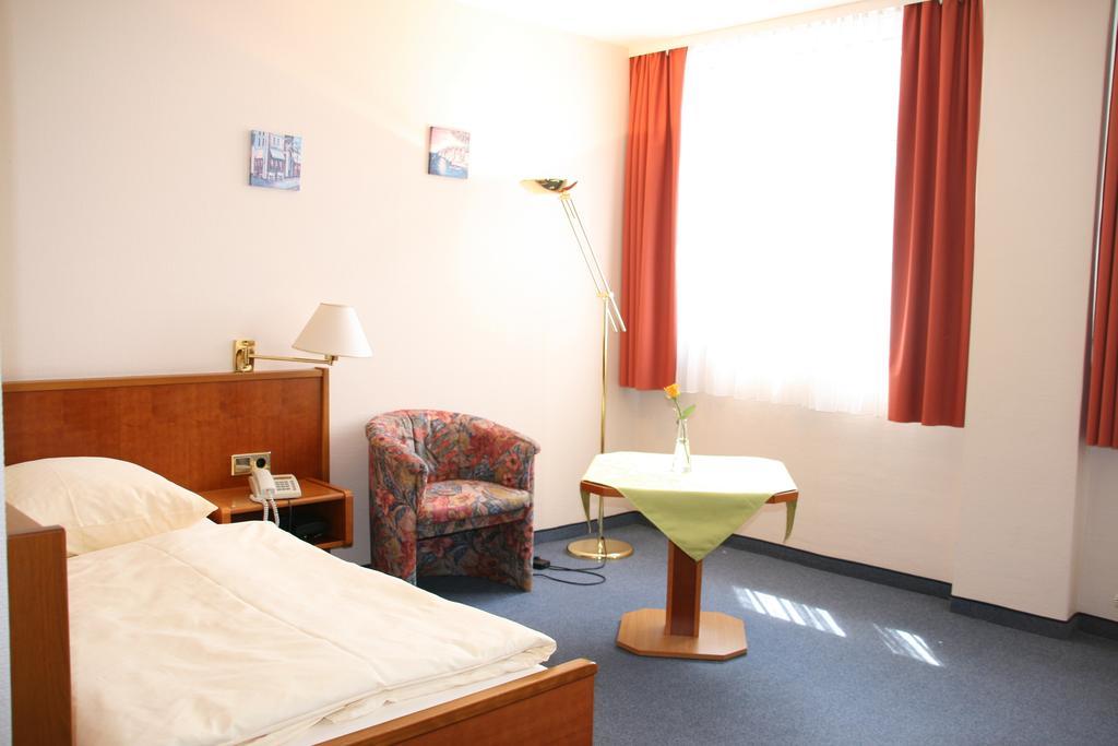 Atrium Hotel Crimmitschau Rum bild